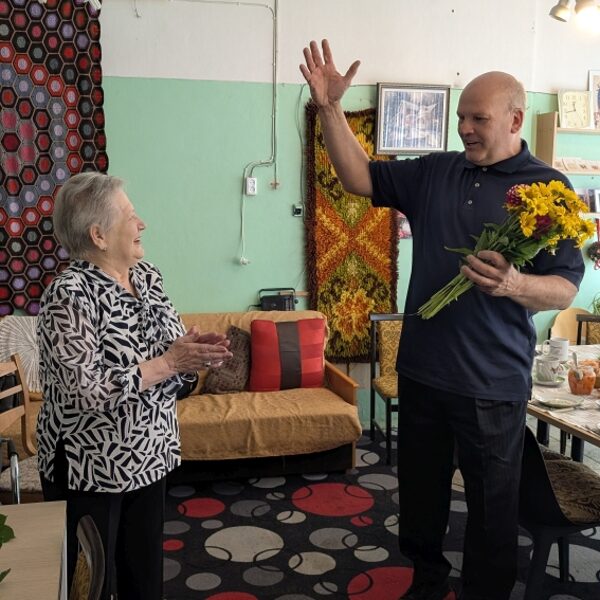 Staņislava ar Haraldu, kurš arī gids